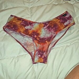 VS PINK tie Dye Womens nwots sz xlg cheekster underwear
